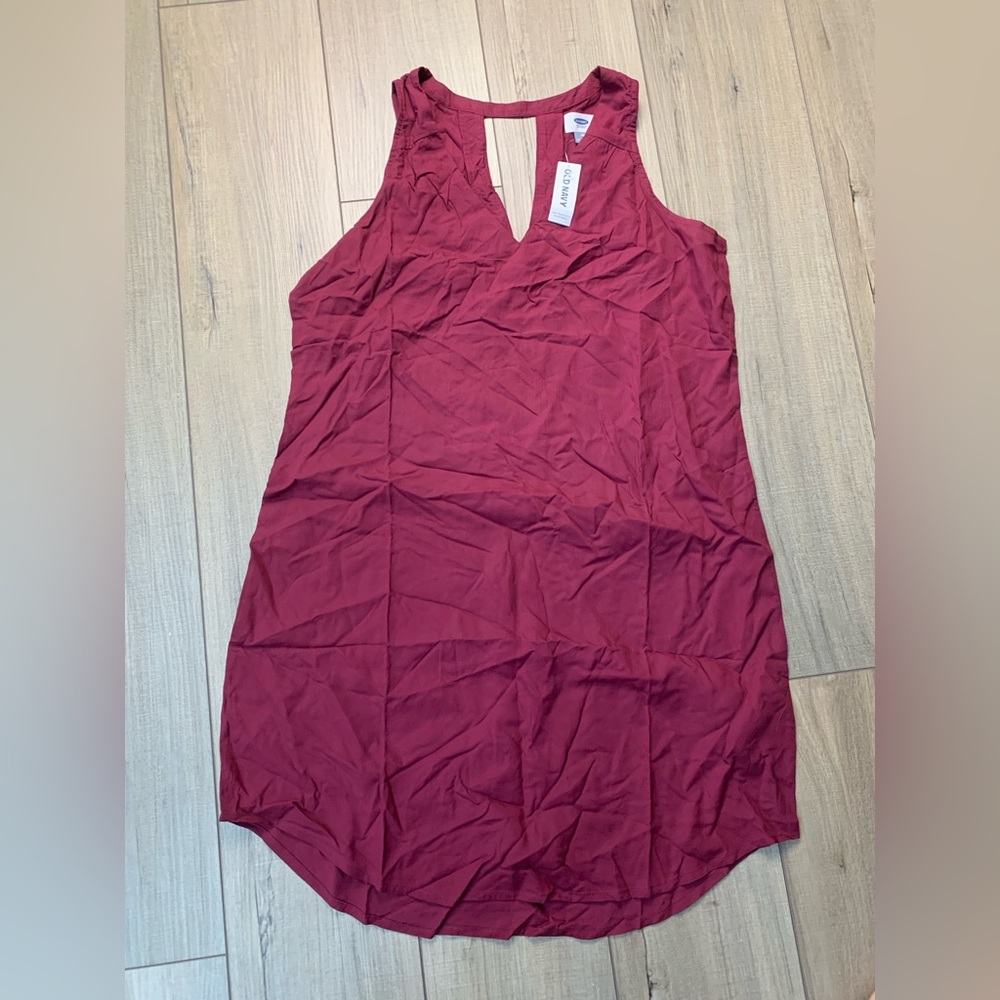 Sleeveless Keyhole Dress